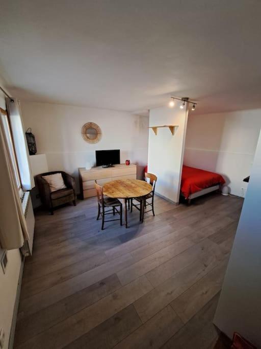 Le Studio De La Place Chalier L'Isle-sur-la-Sorgue Ngoại thất bức ảnh