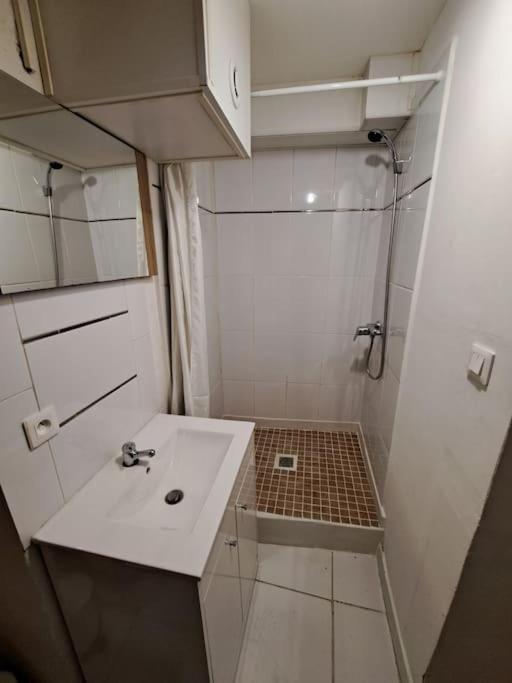 Le Studio De La Place Chalier L'Isle-sur-la-Sorgue Ngoại thất bức ảnh